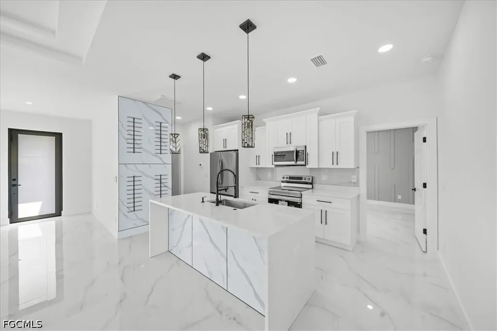 1420 NE 12th Place Cape Coral FL 33909