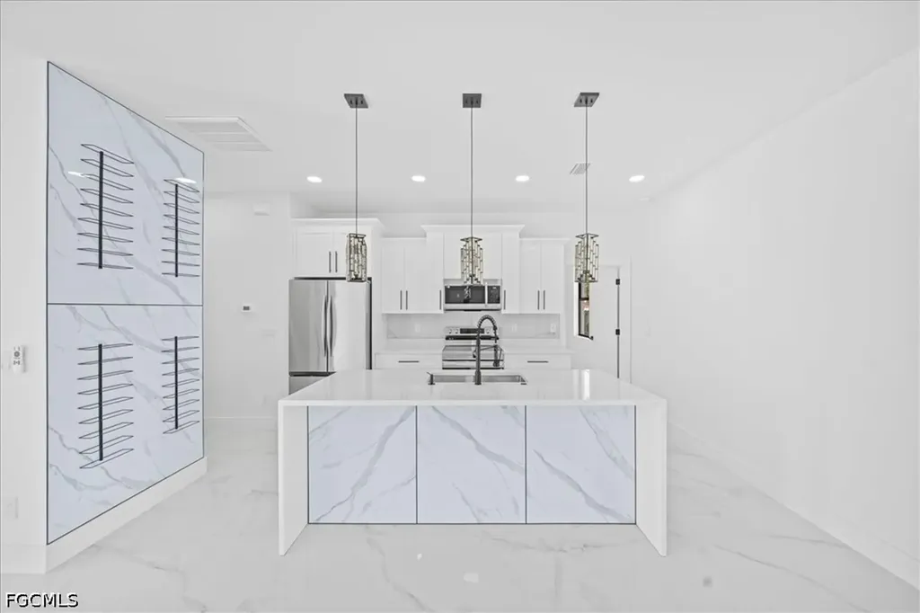 1420 NE 12th Place Cape Coral FL 33909