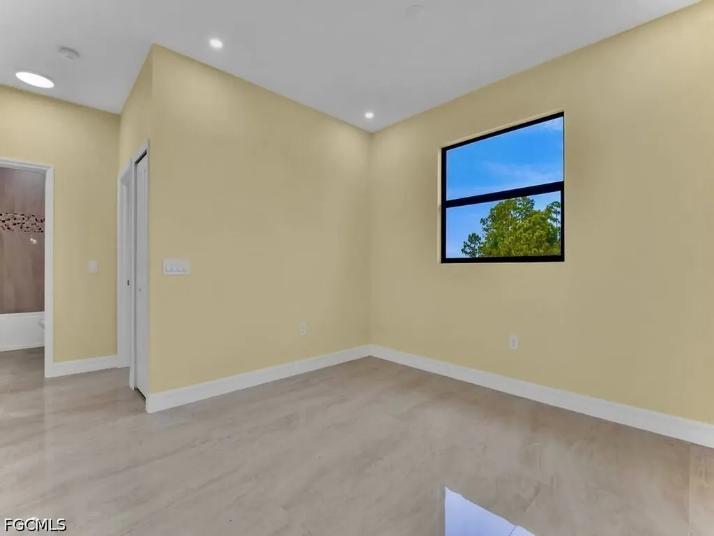 637 Cardinal Street E Lehigh Acres FL 33974