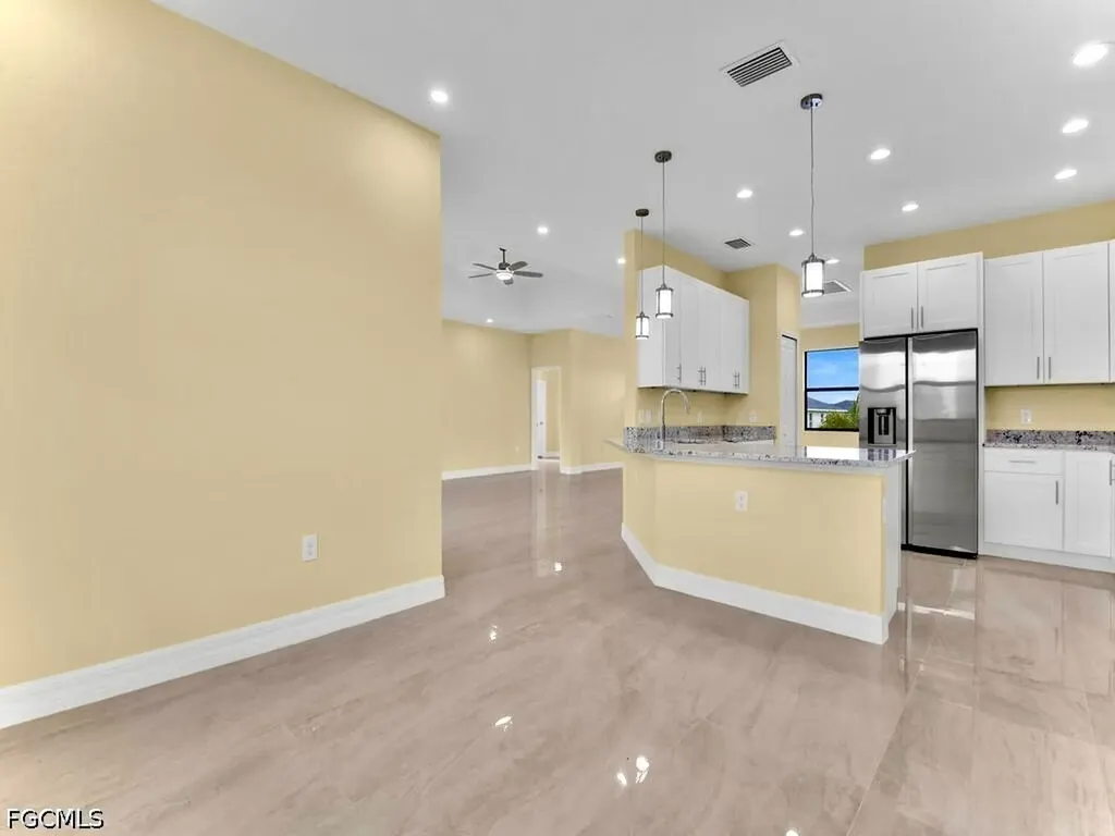 637 Cardinal Street E Lehigh Acres FL 33974