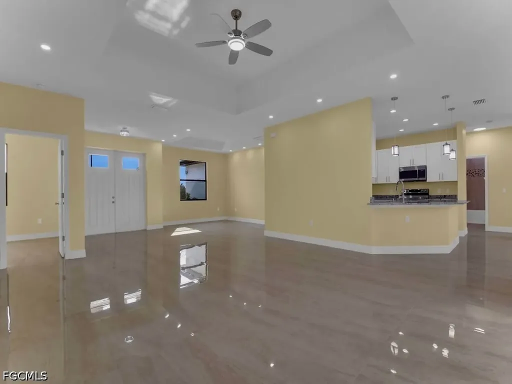 637 Cardinal Street E Lehigh Acres FL 33974