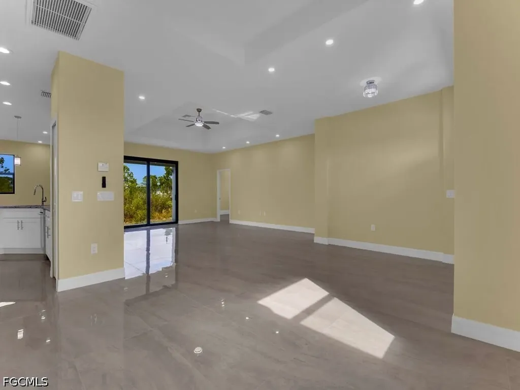 637 Cardinal Street E Lehigh Acres FL 33974