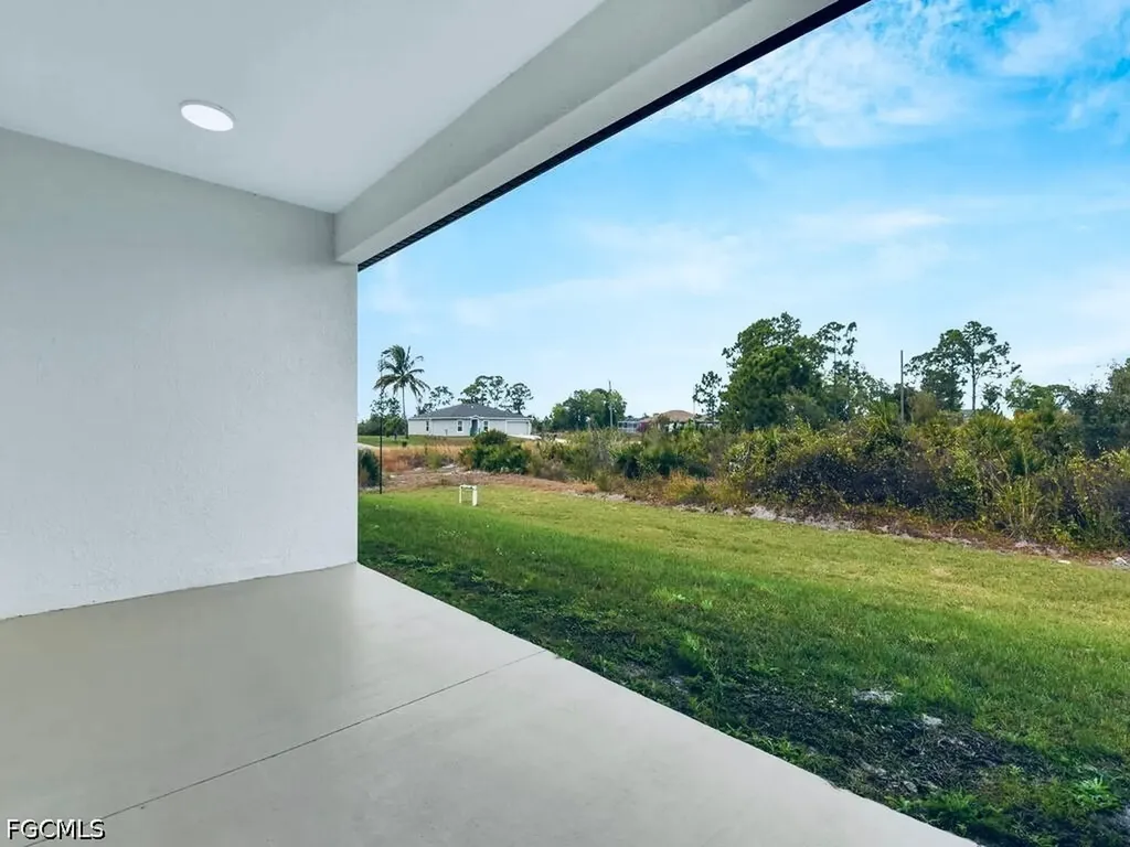 637 Cardinal Street E Lehigh Acres FL 33974