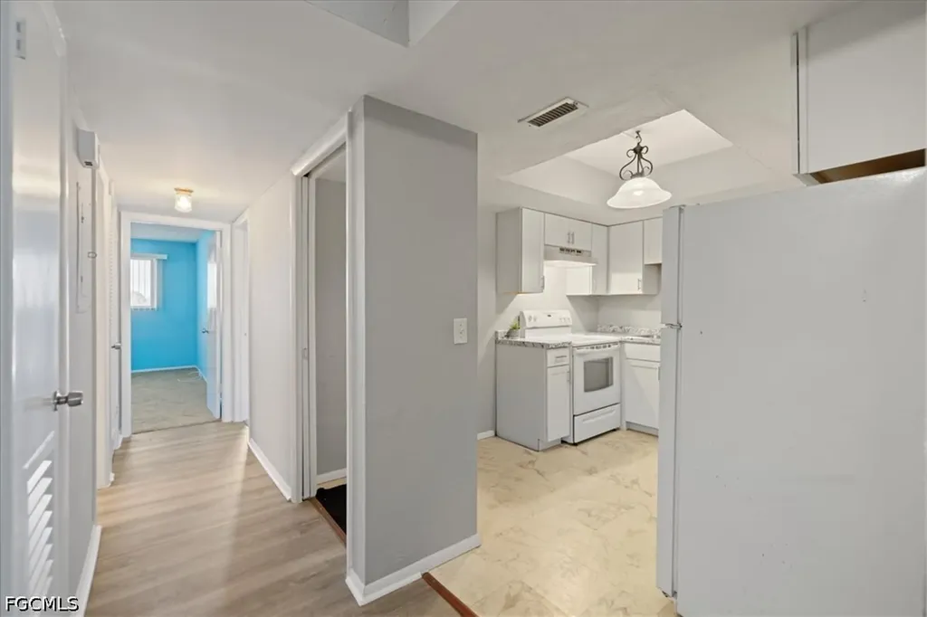 4906 Victoria Drive Cape Coral FL 33904