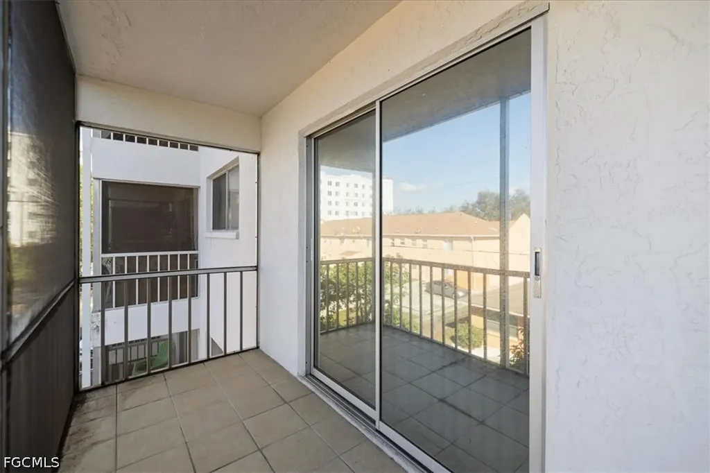 4906 Victoria Drive Cape Coral FL 33904