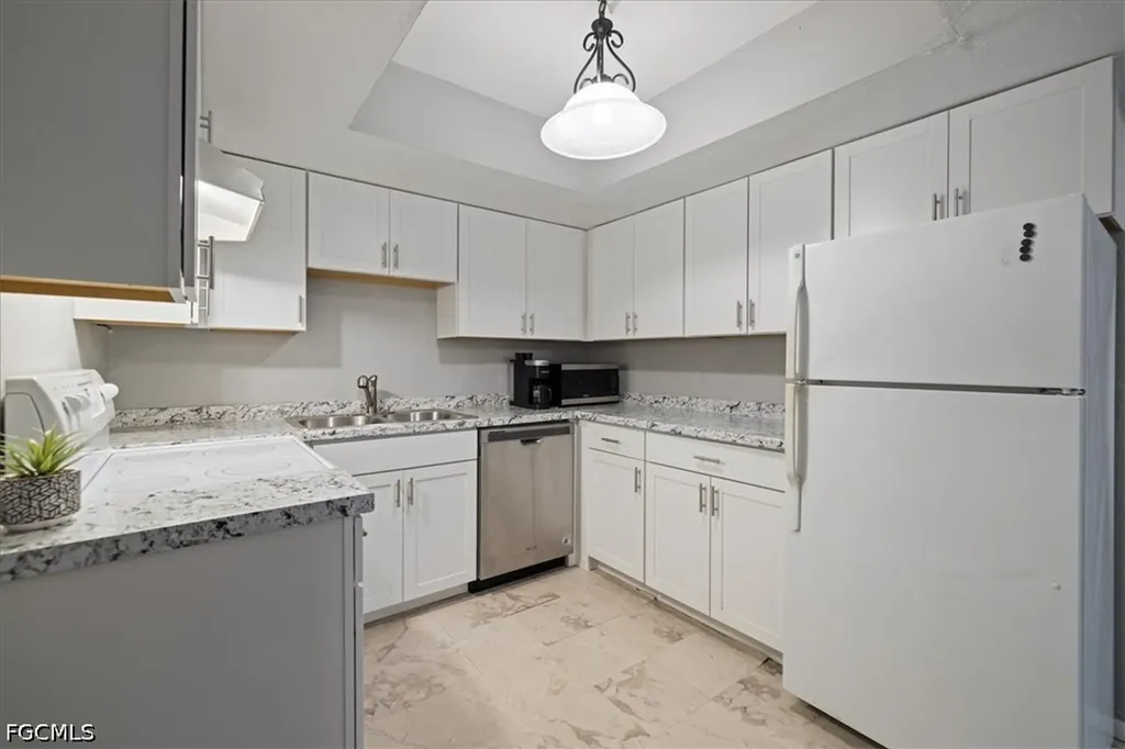 4906 Victoria Drive Cape Coral FL 33904
