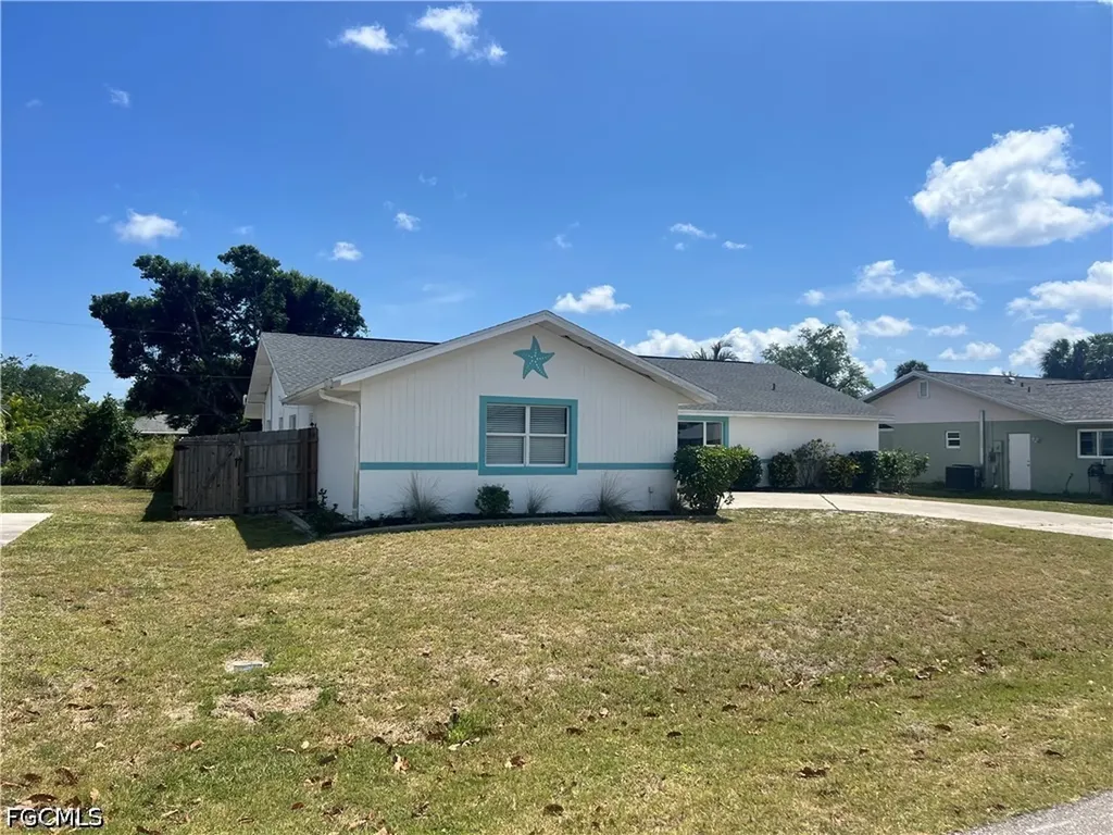 22127 Lancaster Avenue Port Charlotte FL 33952