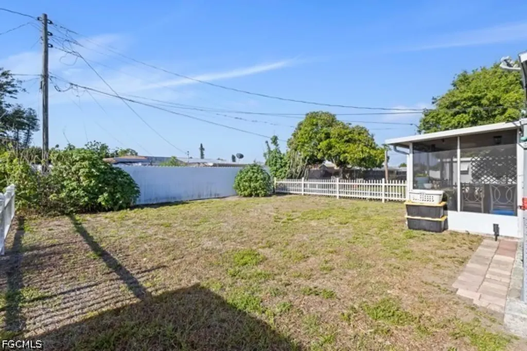 1104 Vineyard Street Lehigh Acres FL 33936