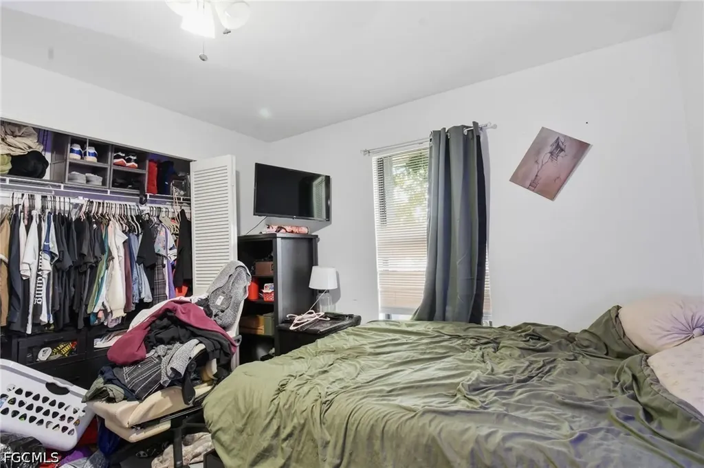 934 SE 25th Lane Cape Coral FL 33904