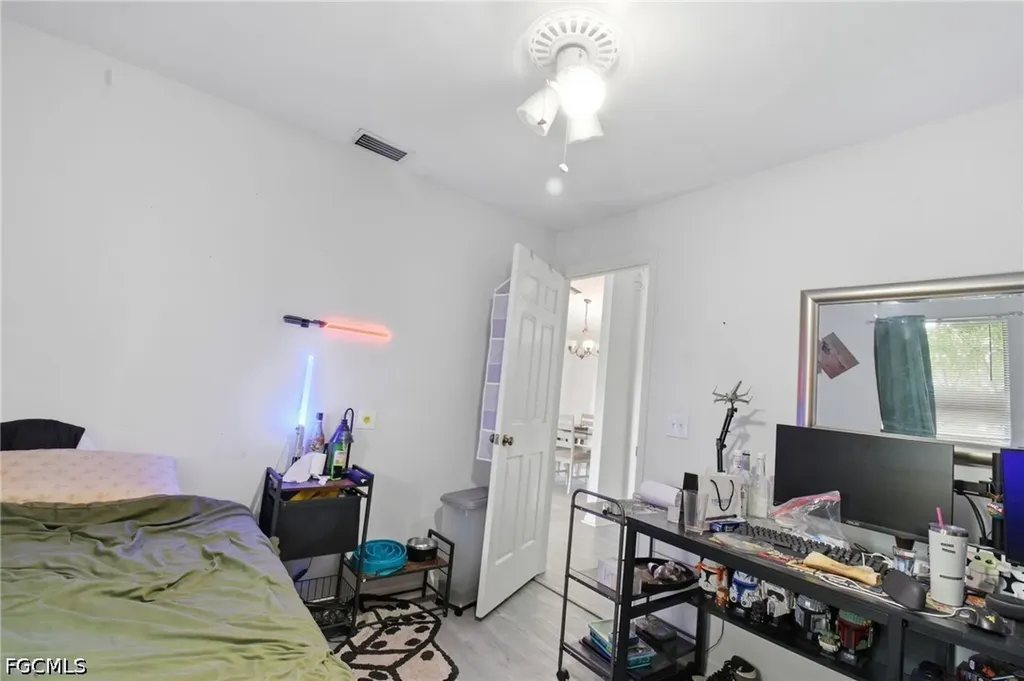 934 SE 25th Lane Cape Coral FL 33904