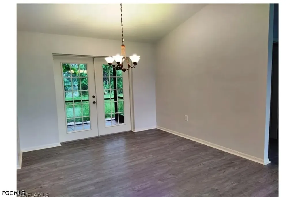934 SE 25th Lane Cape Coral FL 33904