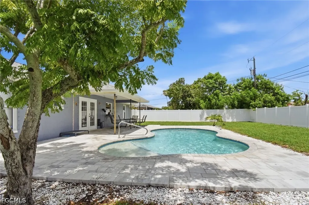 934 SE 25th Lane Cape Coral FL 33904