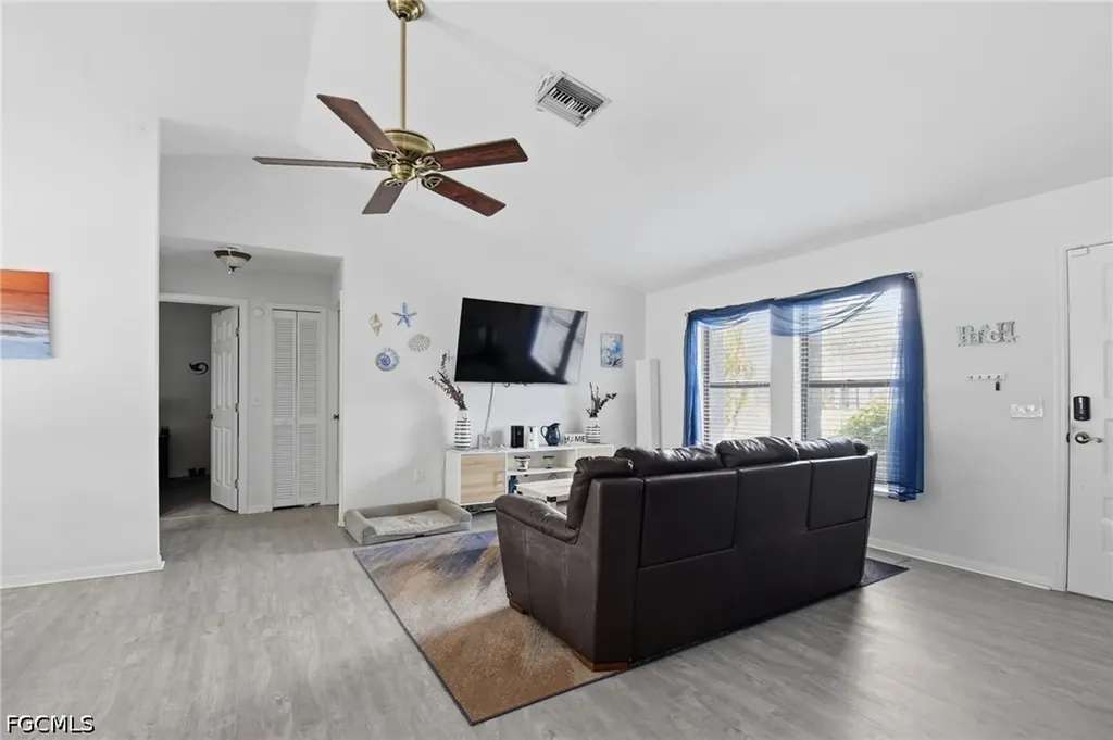 934 SE 25th Lane Cape Coral FL 33904