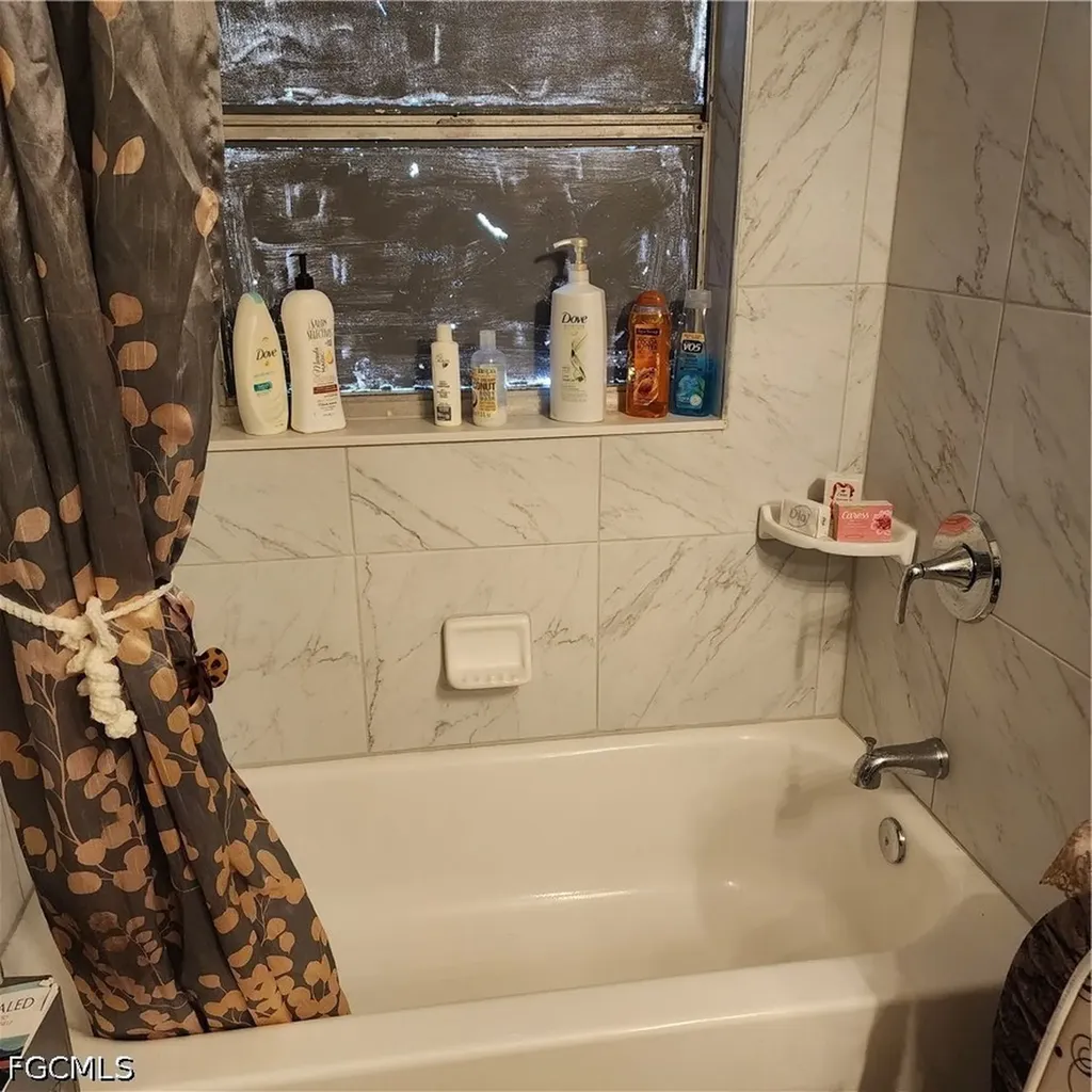 1922 NE 20th Court Cape Coral FL 33909