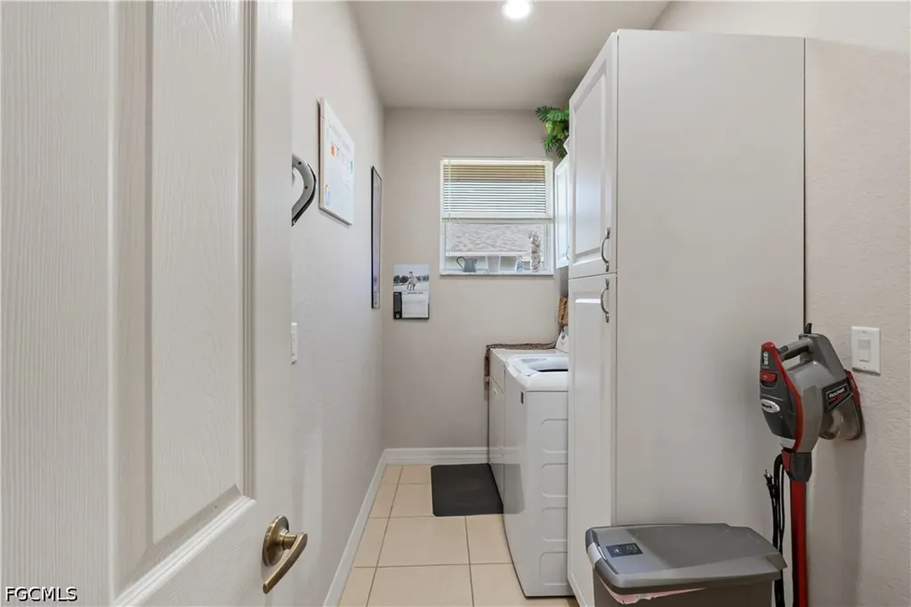 126 SW 39th Place Cape Coral FL 33991