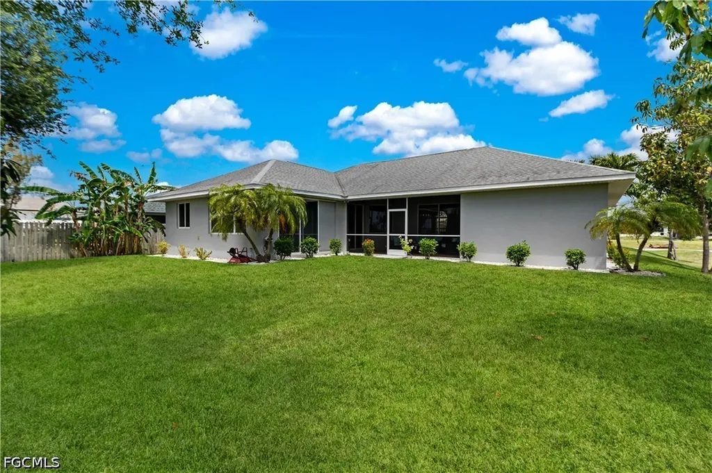 126 SW 39th Place Cape Coral FL 33991