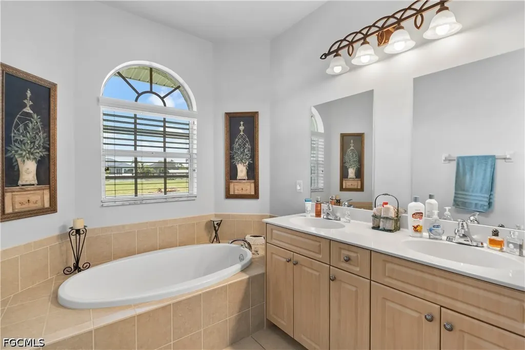 126 SW 39th Place Cape Coral FL 33991