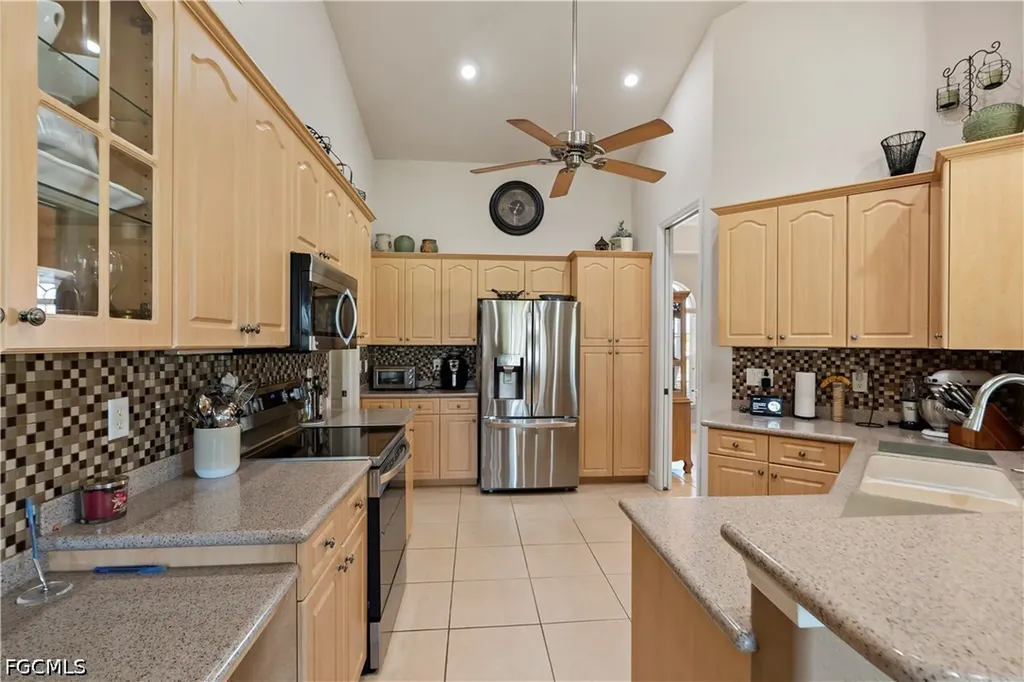 126 SW 39th Place Cape Coral FL 33991