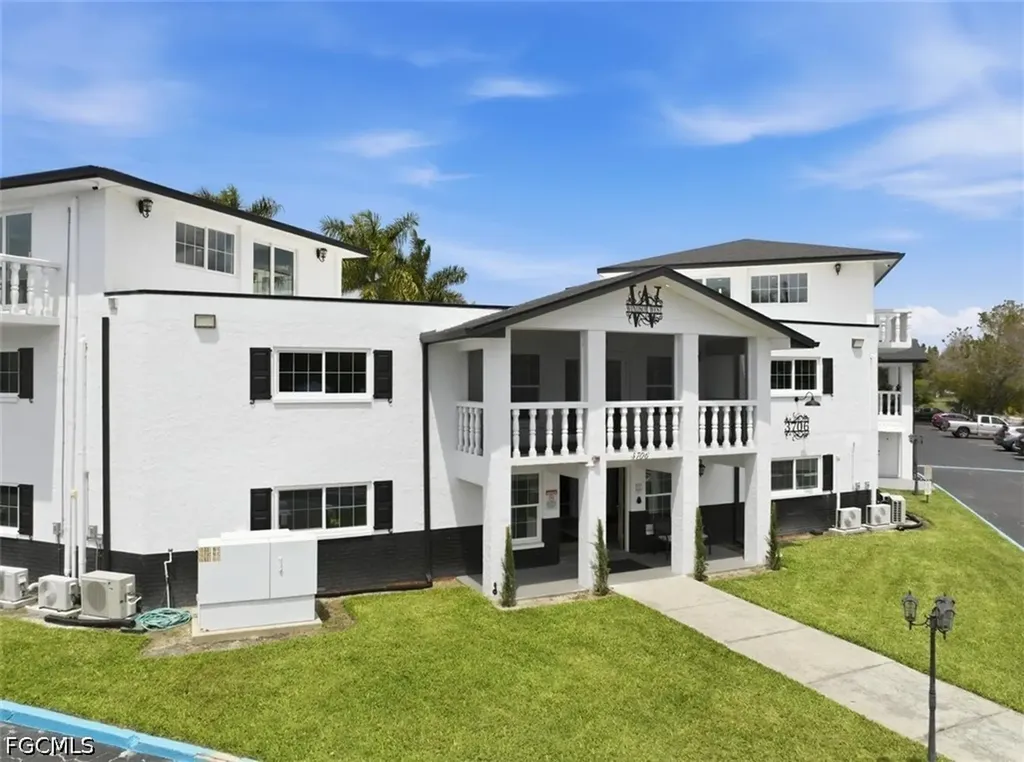 3704 Broadway Fort Myers FL 33901