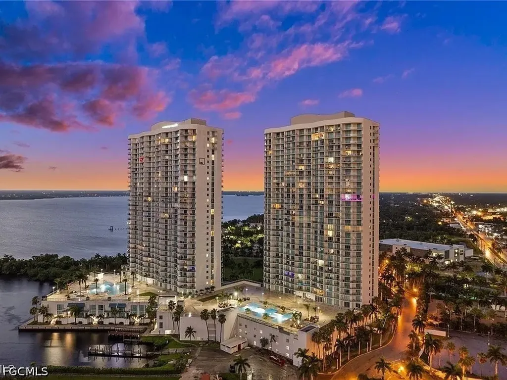 3000 Oasis Grand Boulevard Fort Myers FL 33916