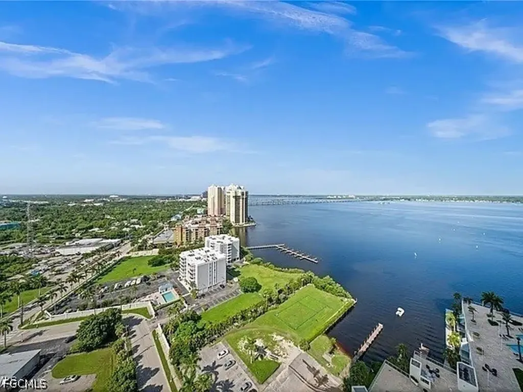 3000 Oasis Grand Boulevard Fort Myers FL 33916