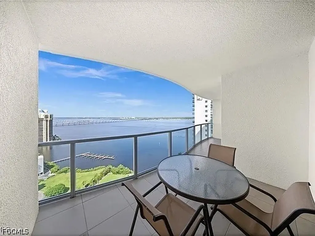 3000 Oasis Grand Boulevard Fort Myers FL 33916