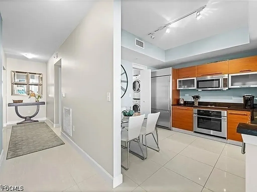 3000 Oasis Grand Boulevard Fort Myers FL 33916