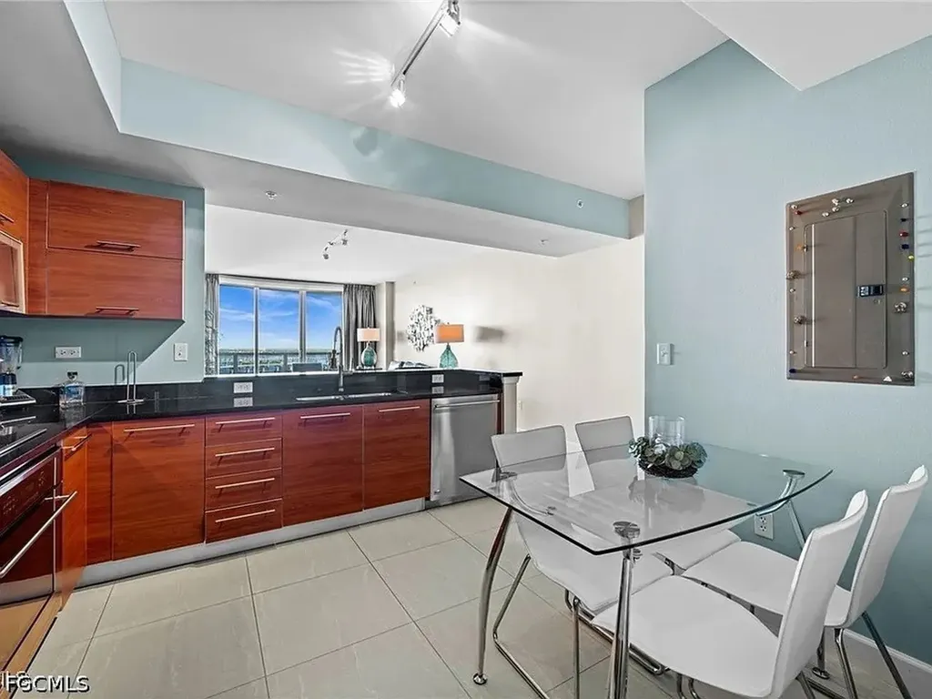 3000 Oasis Grand Boulevard Fort Myers FL 33916
