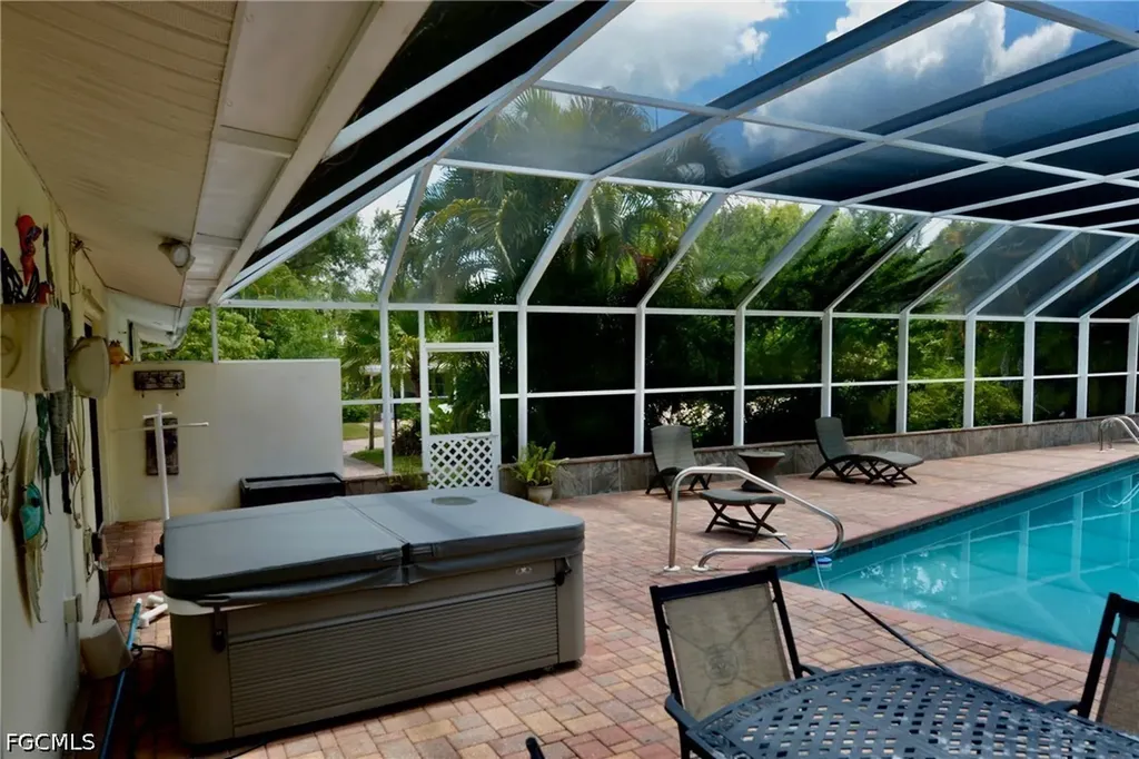 18220 Elmwood Drive Alva FL 33920