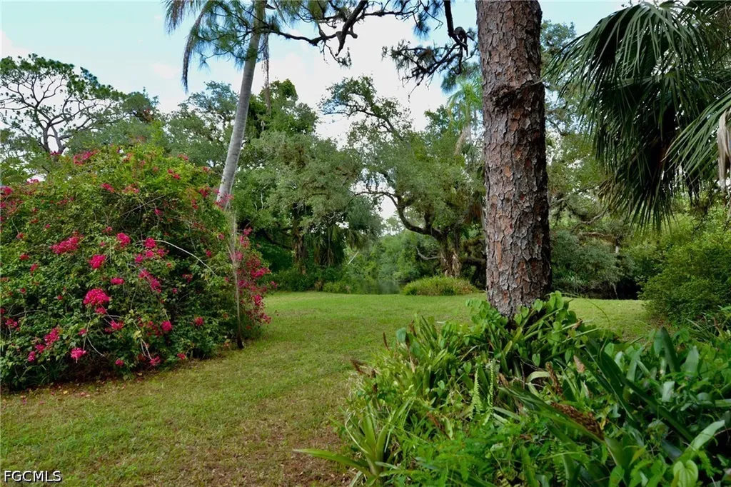 18220 Elmwood Drive Alva FL 33920