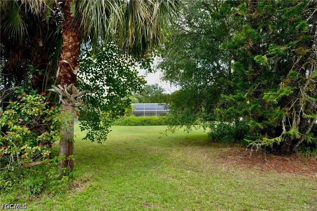 18220 Elmwood Drive Alva FL 33920