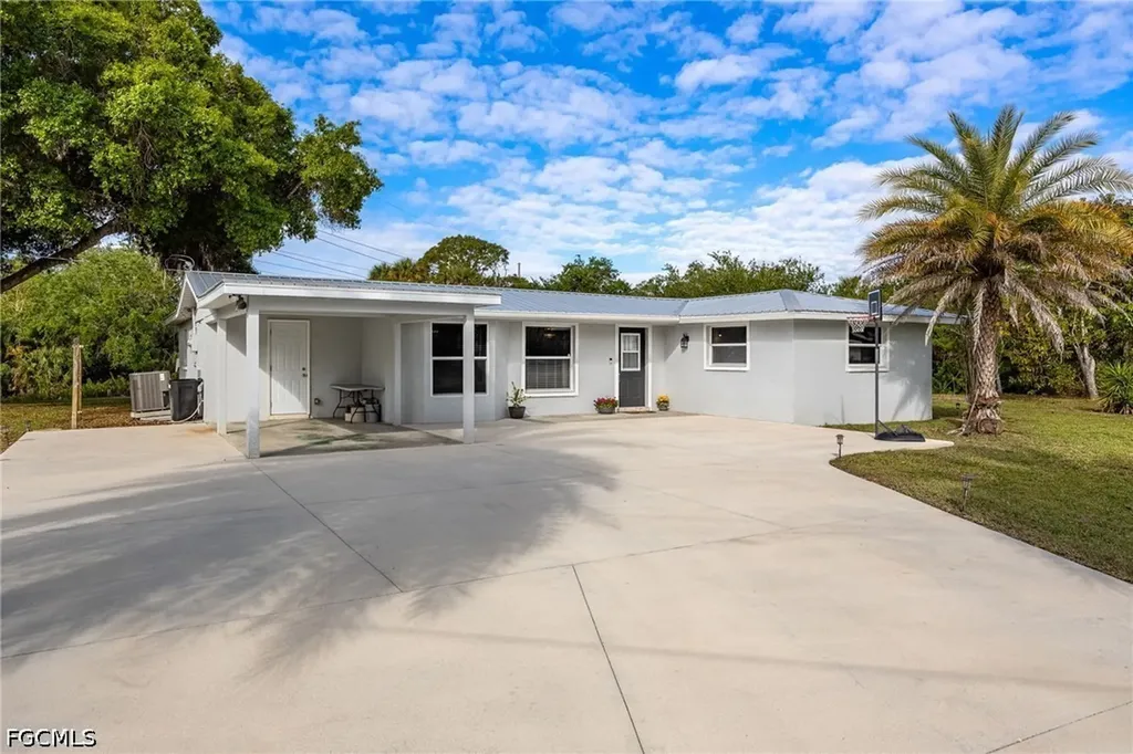 17041 E Lake Drive North Fort Myers FL 33917