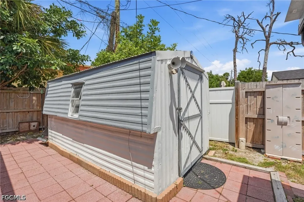 1631 North Drive Fort Myers FL 33907