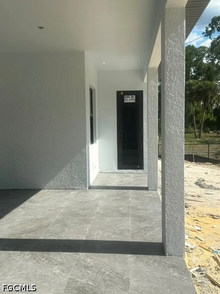 811 Hamilton Avenue Lehigh Acres FL 33972
