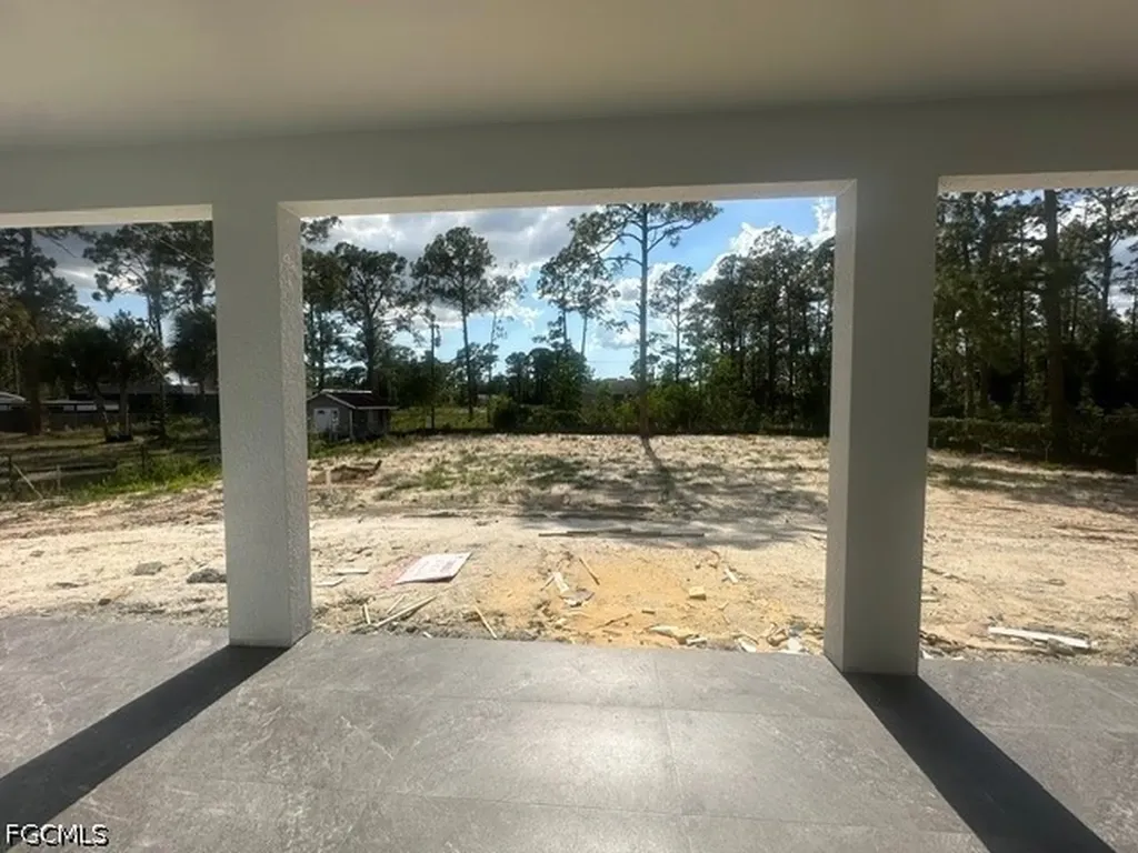811 Hamilton Avenue Lehigh Acres FL 33972