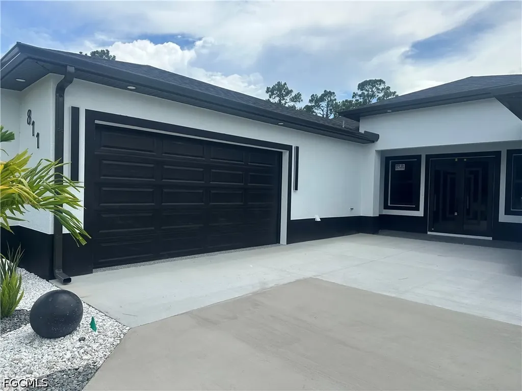 811 Hamilton Avenue Lehigh Acres FL 33972