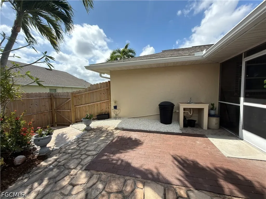 601 SW 31st Street Cape Coral FL 33914