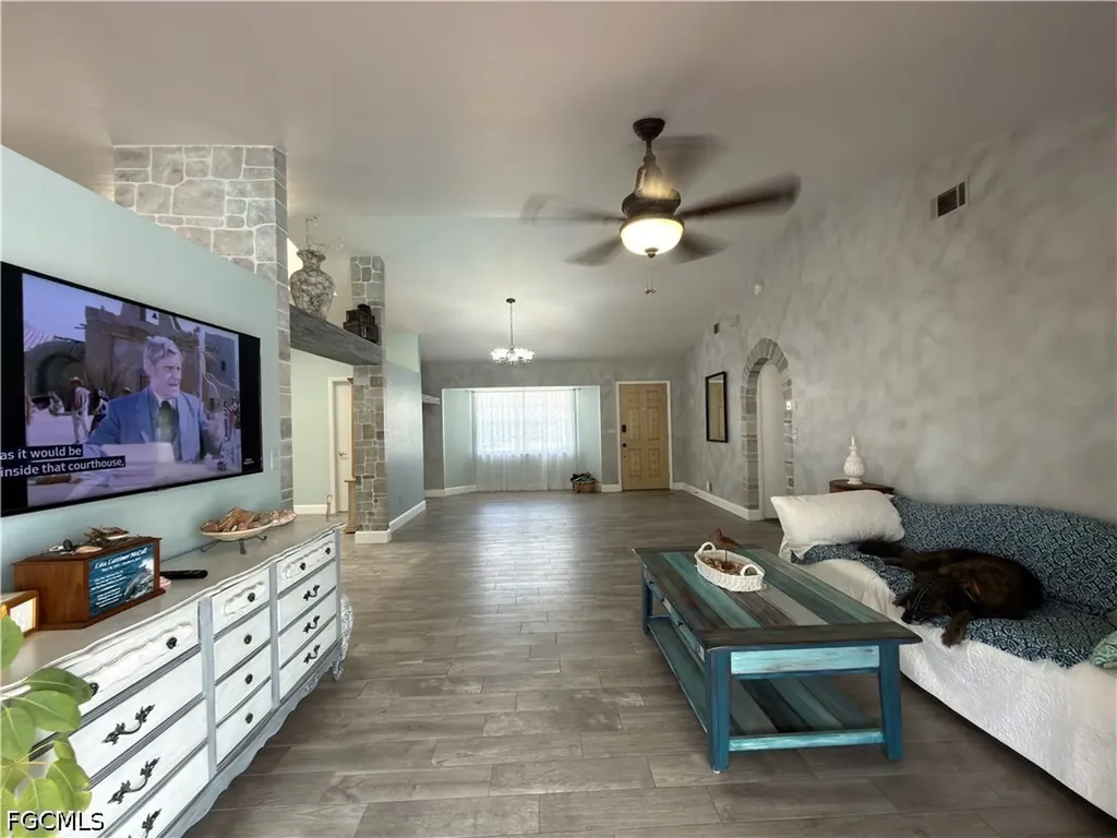 601 SW 31st Street Cape Coral FL 33914