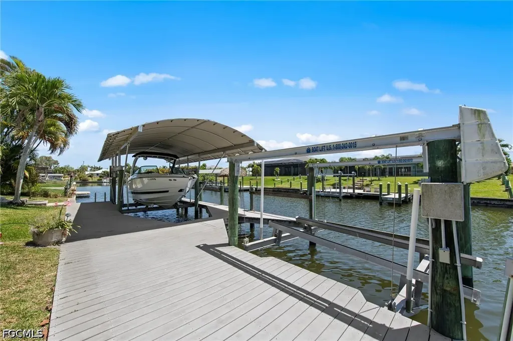 414 SE 30th Terrace Cape Coral FL 33904