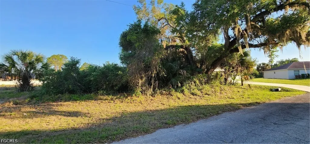 Jabara Circle Labelle FL 33935