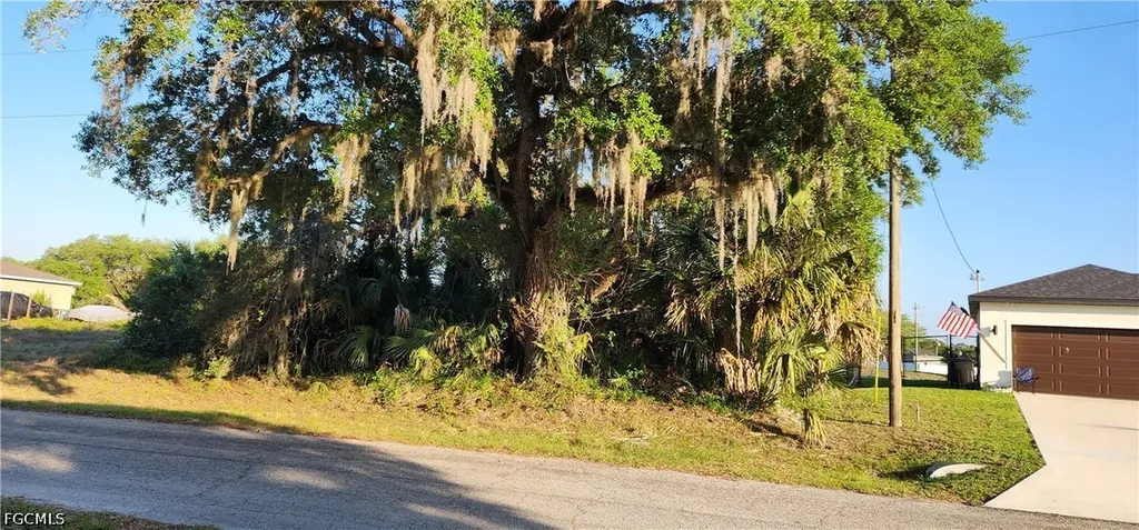Jabara Circle Labelle FL 33935