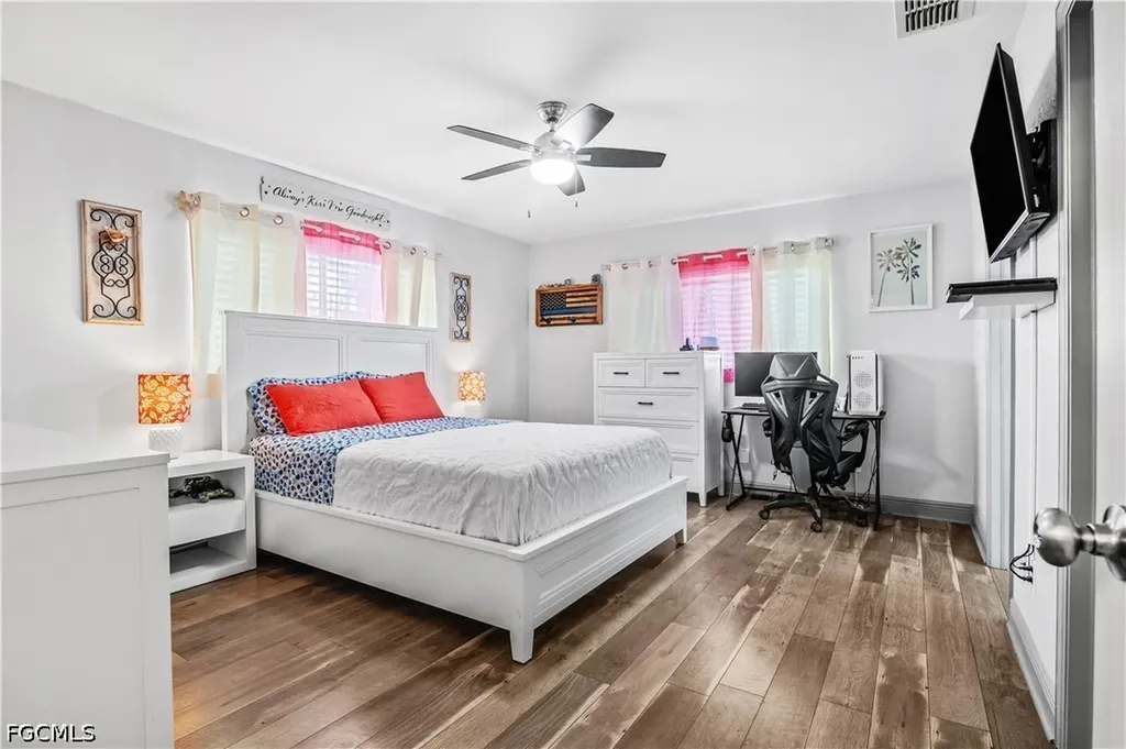 2011 NE 35th Street Cape Coral FL 33909