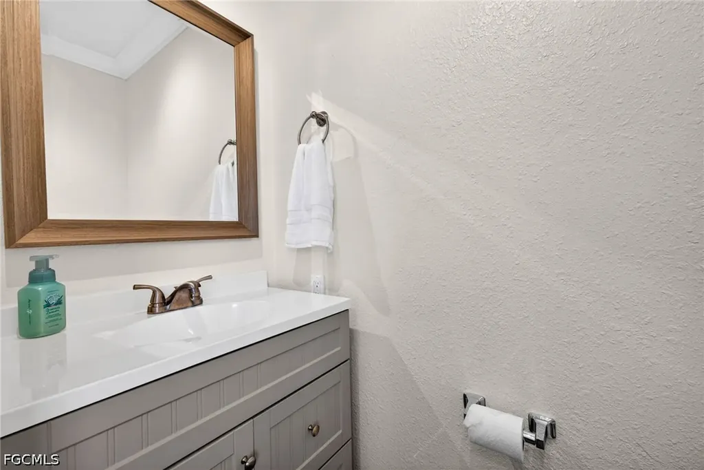 5866 Tahiti Drive Bokeelia FL 33922