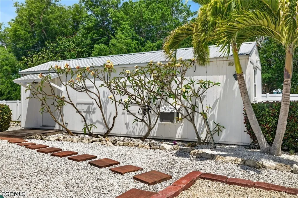 5866 Tahiti Drive Bokeelia FL 33922
