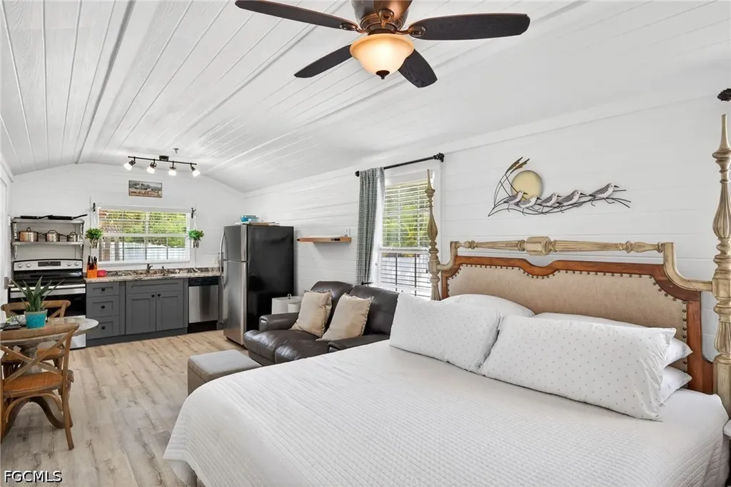 5866 Tahiti Drive Bokeelia FL 33922