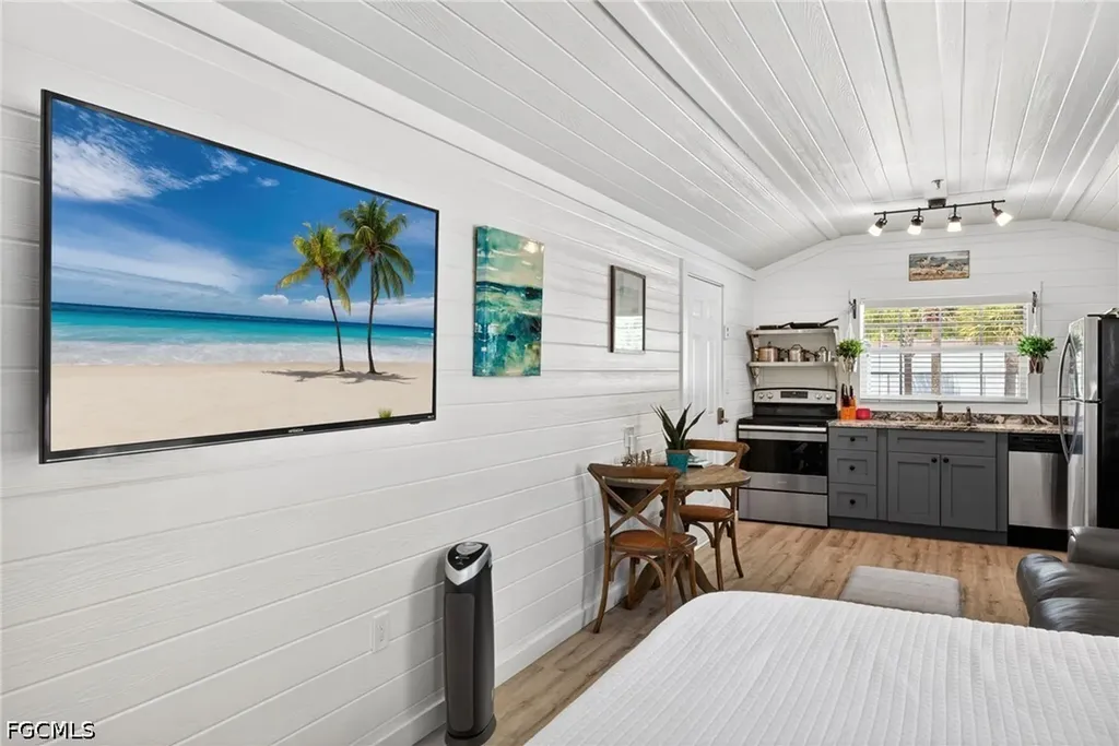 5866 Tahiti Drive Bokeelia FL 33922