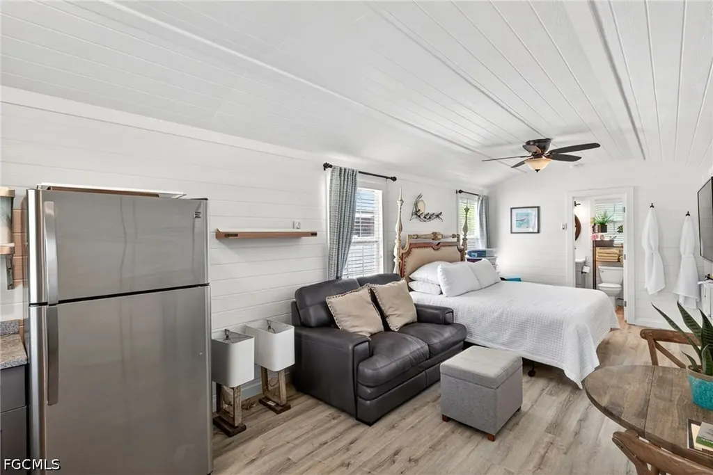 5866 Tahiti Drive Bokeelia FL 33922