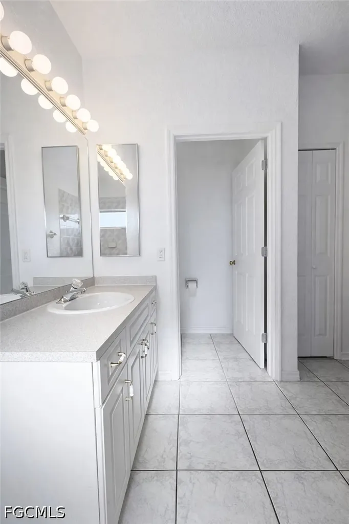 1109 SW 48th Terrace Cape Coral FL 33914