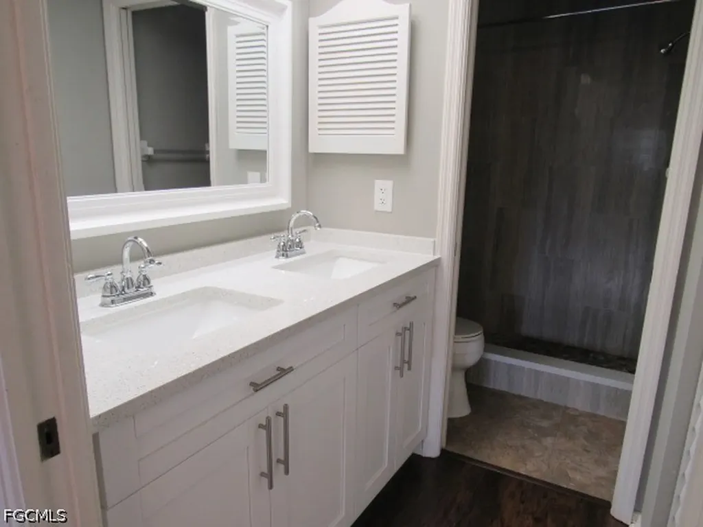 10022 Oxfordshire Lane Fort Myers FL 33908