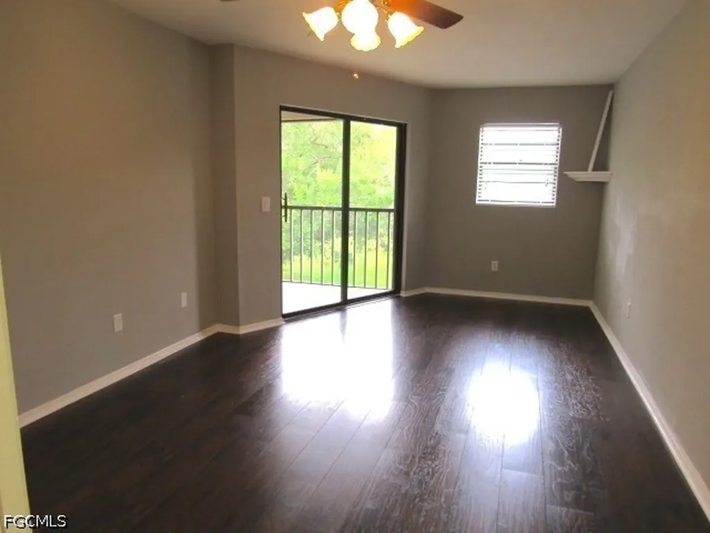 10022 Oxfordshire Lane Fort Myers FL 33908